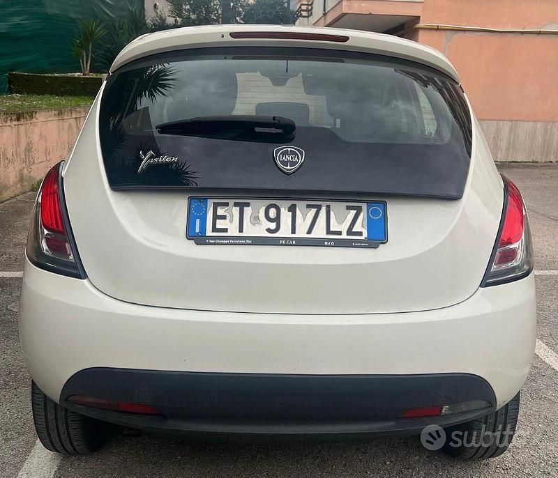 Usata Lancia Ypsilon 80 CV (58 kW) 2014 Bianco Utilitaria