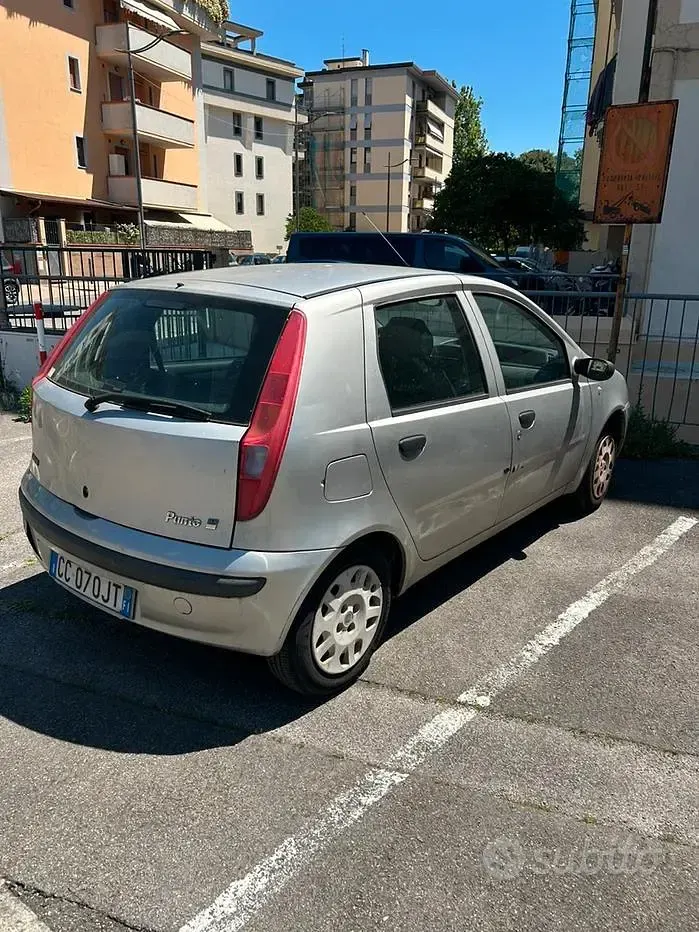 Usata Fiat Punto 80 CV (58 kW) 2002 Grigio Utilitaria