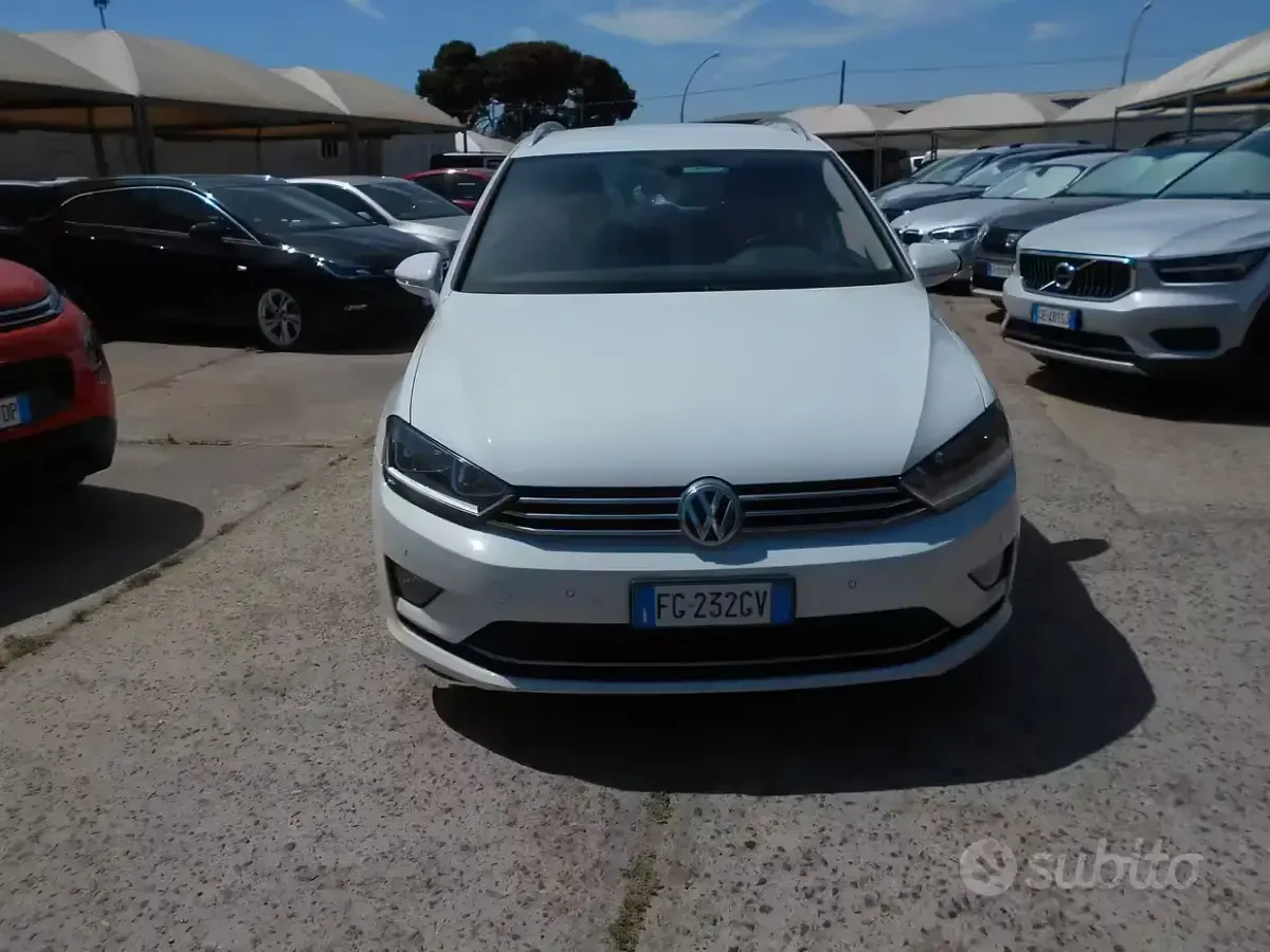 Usata VW Golf Sportsvan Executive 110 CV (80 kW) 2016 Bianco Monovolume