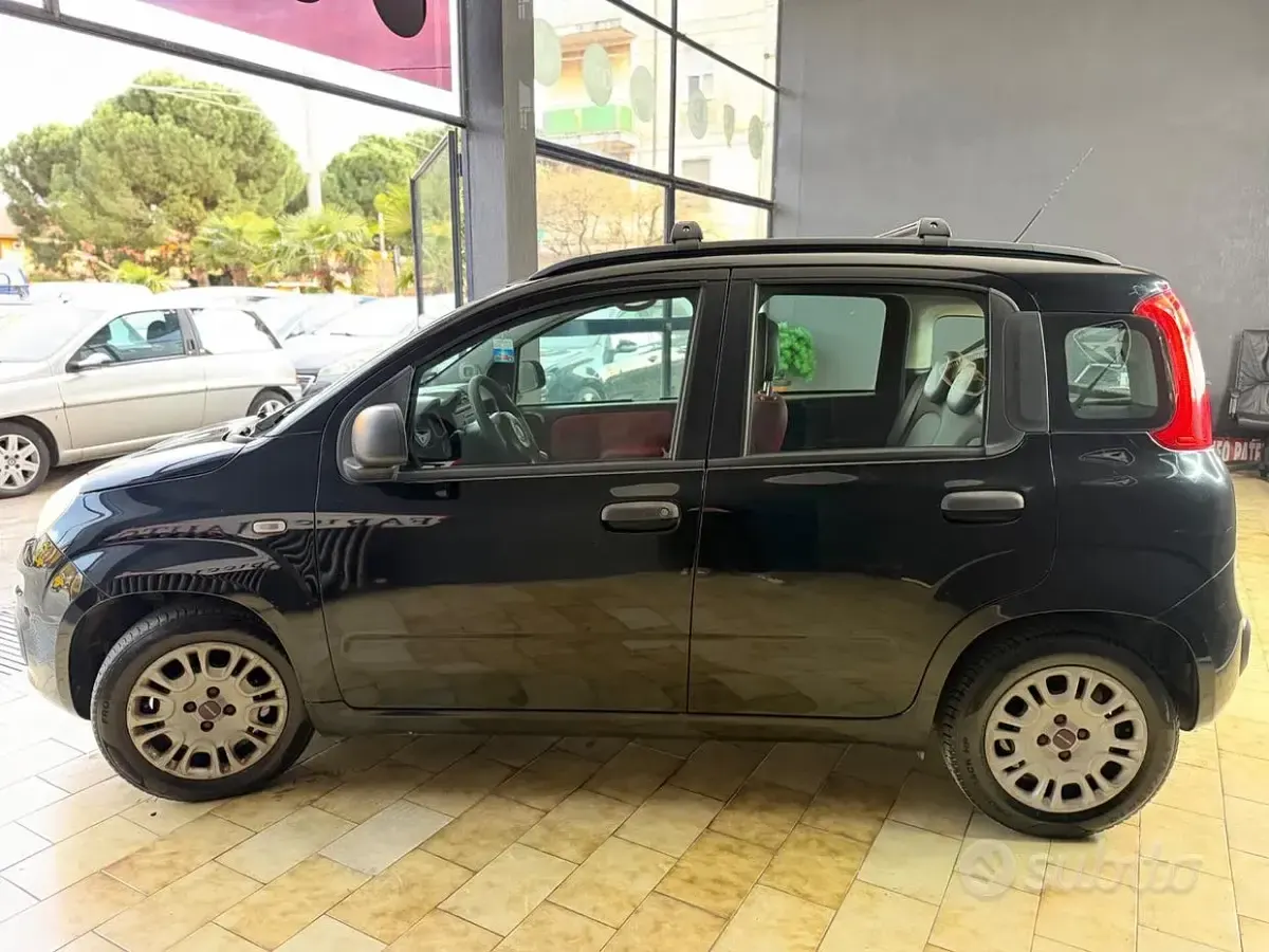 Usata Fiat Panda Lounge 75 CV (55 kW) 2013 Nero Utilitaria