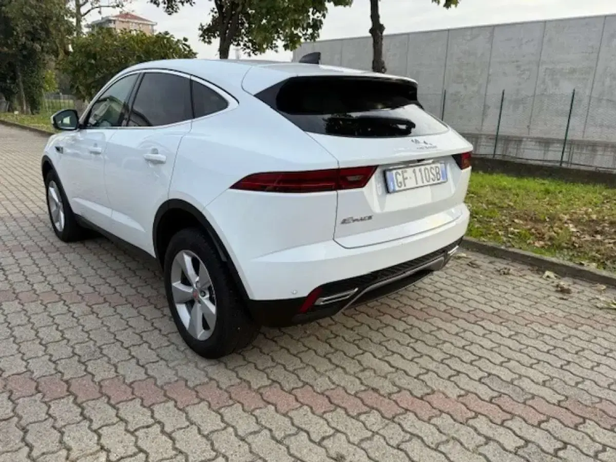 Usata Jaguar E-Pace 163 CV (119 kW) 2021 Bianco perla SUV
