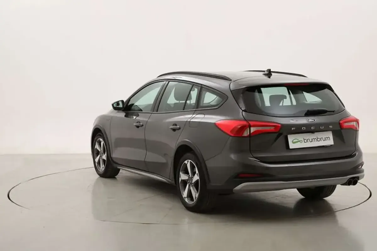 Begagnad Ford Focus Active 120 HK (88 kW) 2021 Grå Kombi