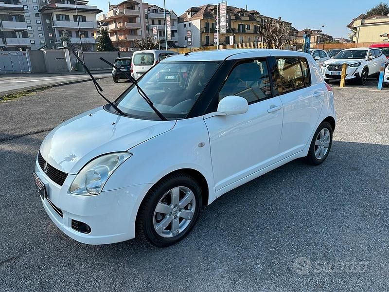 Second-hand Suzuki Swift GL 92 CP (67 kW) 2008 Alb Berlinǎ