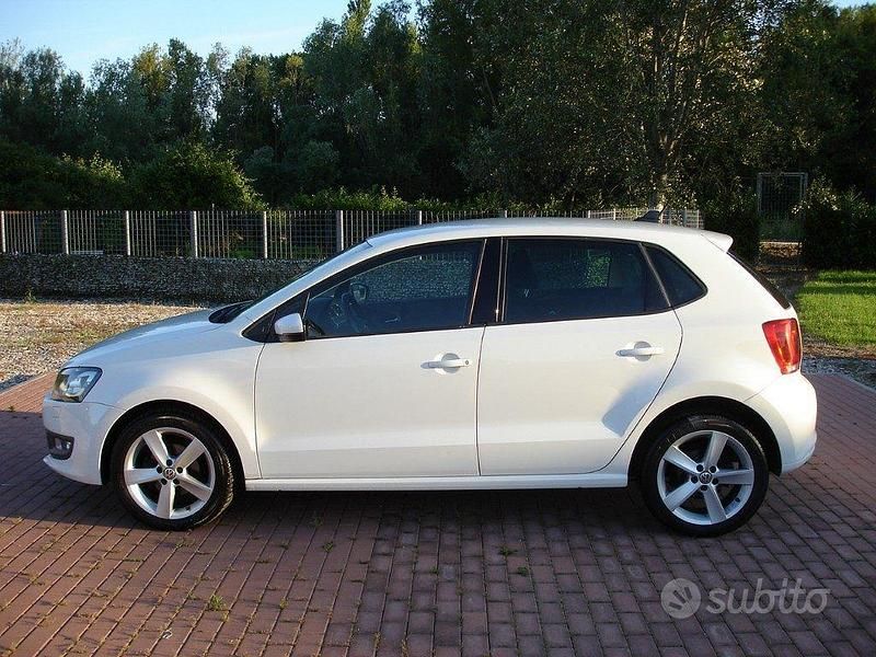 Usata VW Polo Highline 90 CV (66 kW) 2011 Bianco Utilitaria