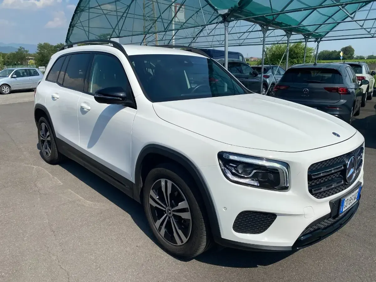 Usata Mercedes GLB200 150 CV (110 kW) 2021 Bianco SUV