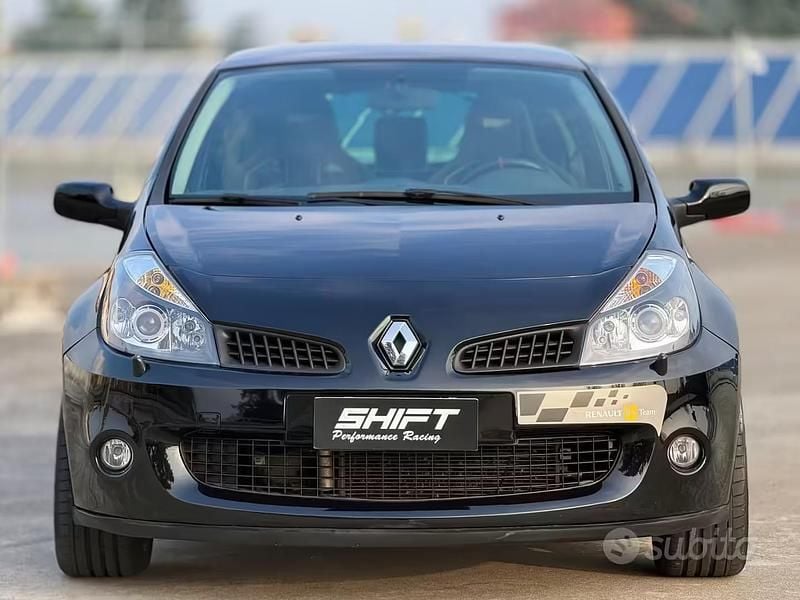 Usata Renault Clio III R.S. 197 CV (144 kW) 2008 Nero Utilitaria