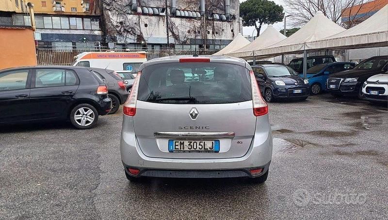 Usata Renault Scénic III 110 CV (80 kW) 2012 Grigio Monovolume