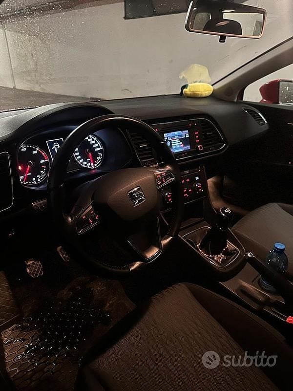 Gebraucht Seat Leon 105 PS (77 kW) 2015 Rot Kombi