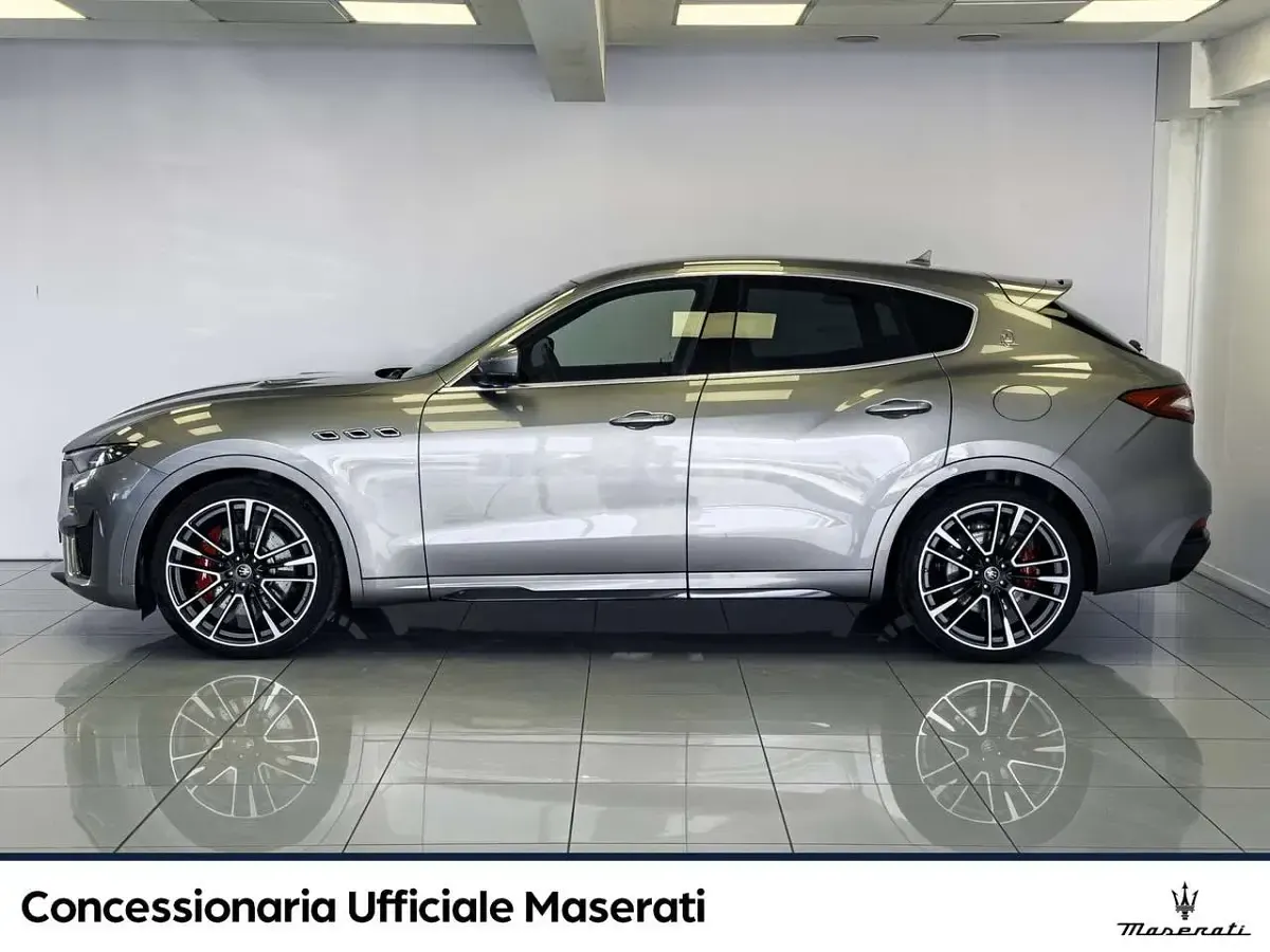 Usata Maserati Levante 581 CV (427 kW) 2020 Grigio SUV