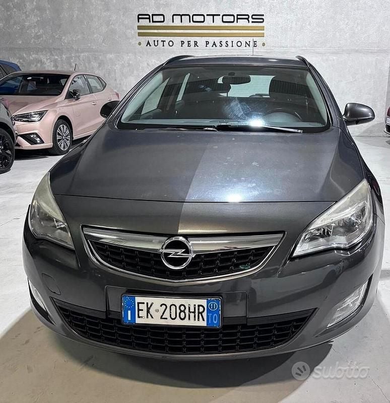 Occasion Opel Astra 110 ch (80 kW) 2011 Gris Berline