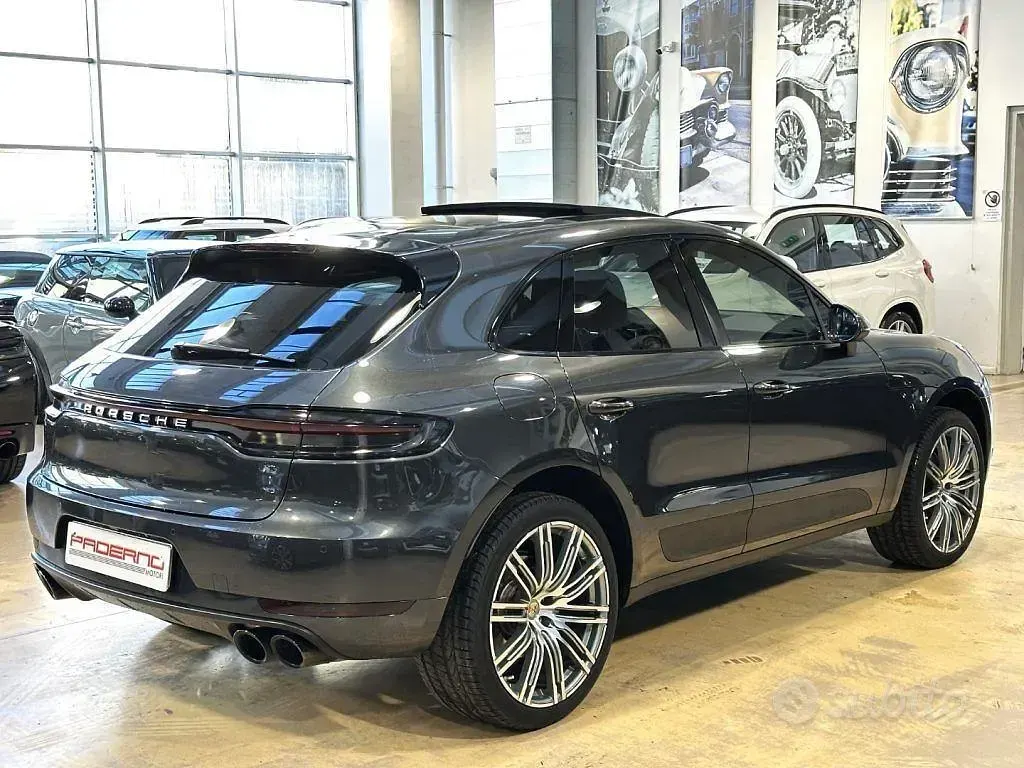 Usata Porsche Macan 245 CV (180 kW) 2019 Grigio vulcano SUV