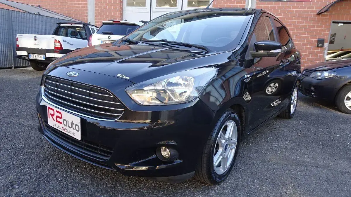 Usata Ford Ka Plus Ultimate 85 CV (62 kW) 2017 Nero Utilitaria