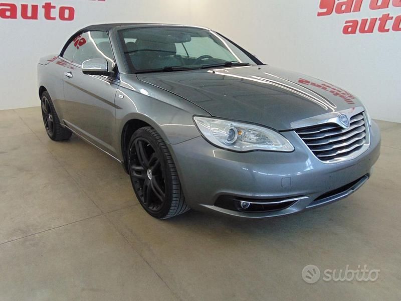 Usata Lancia Flavia 170 CV (125 kW) 2012 Grigio Cabrio