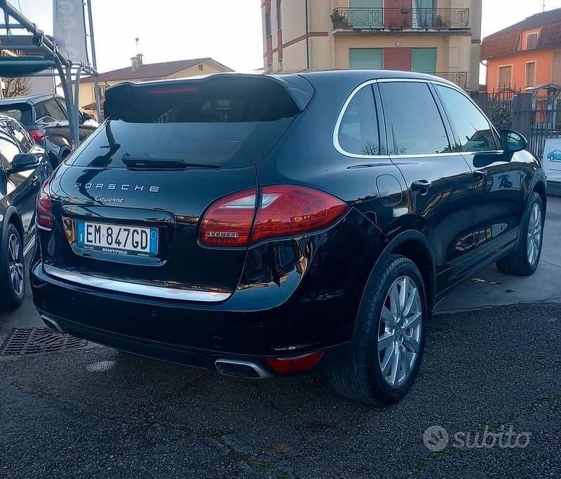 Usata Porsche Cayenne 245 CV (180 kW) 2012 Nero SUV