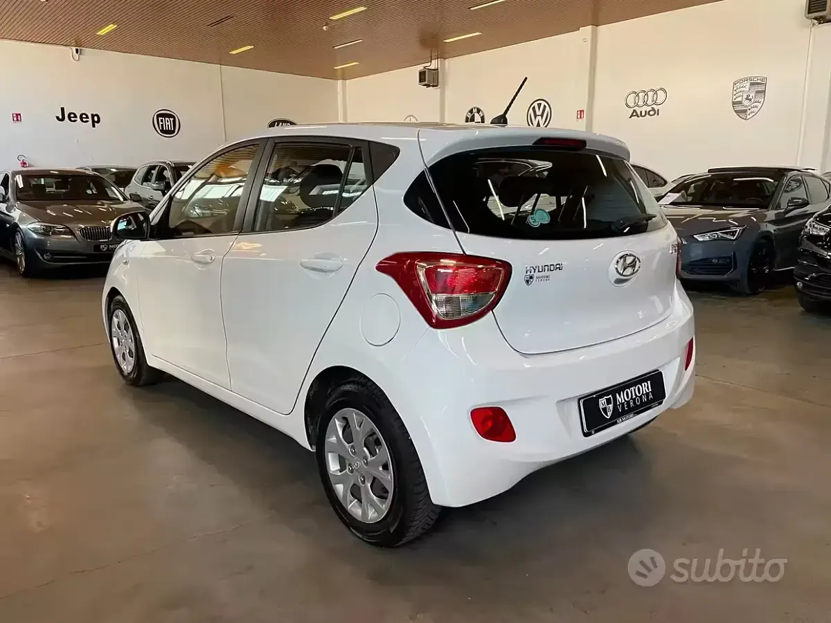 Usata Hyundai i10 Edition 66 CV (48 kW) 2016 Bianco Utilitaria