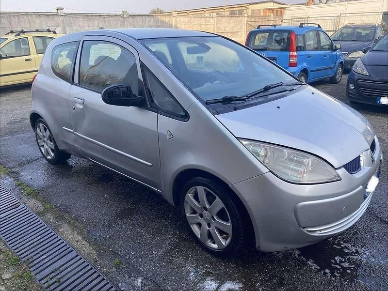Usata Mitsubishi Colt Motion 75 CV (55 kW) 2006 Berlina