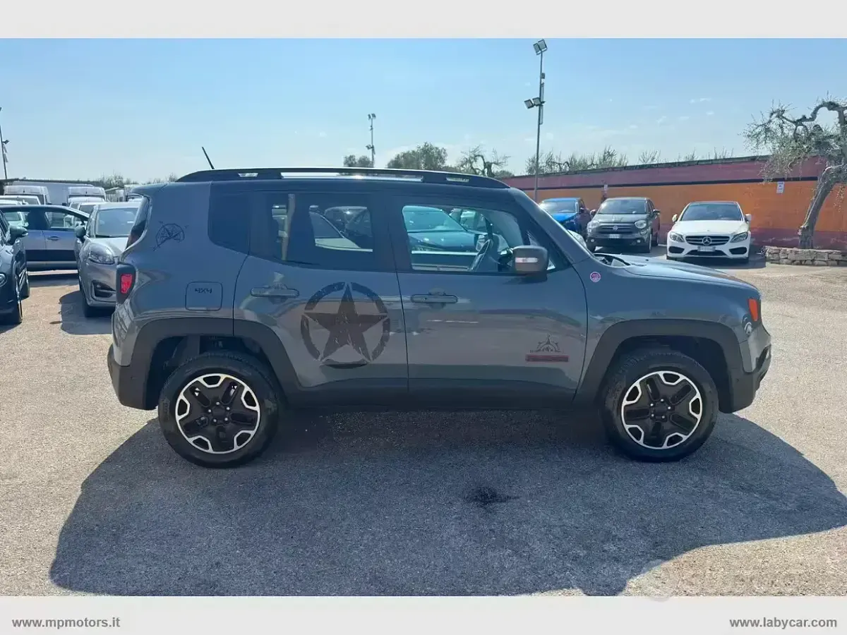 Usata Jeep Renegade Trailhawk 170 CV (125 kW) 2016 Grigio SUV