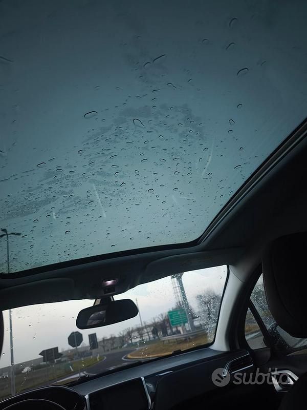 Usata Peugeot 2008 Allure 120 CV (88 kW) 2018 Bianco SUV