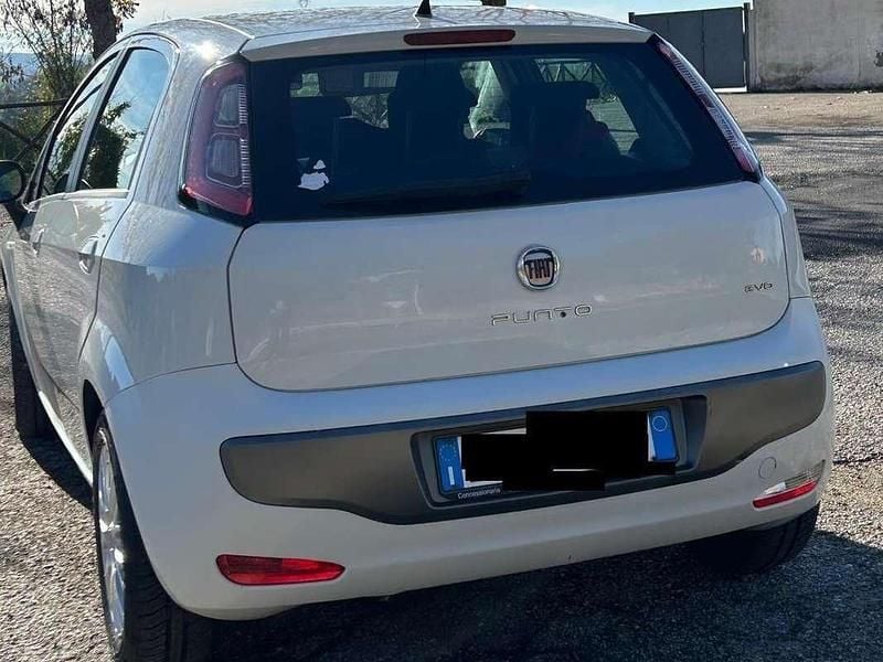 Usata Fiat Punto Evo Emotion 95 CV (69 kW) 2011 Bianco Utilitaria