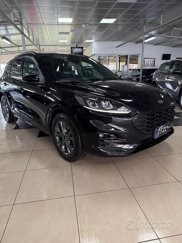 Usata Ford Kuga ST-Line 120 CV (88 kW) 2022 Nero SUV