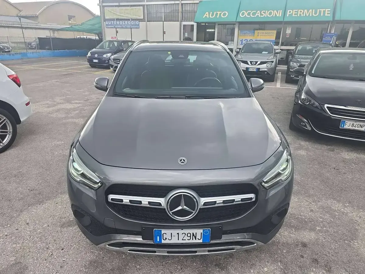 Usata Mercedes GLA200 Executive 150 CV (110 kW) 2022 Grigio SUV