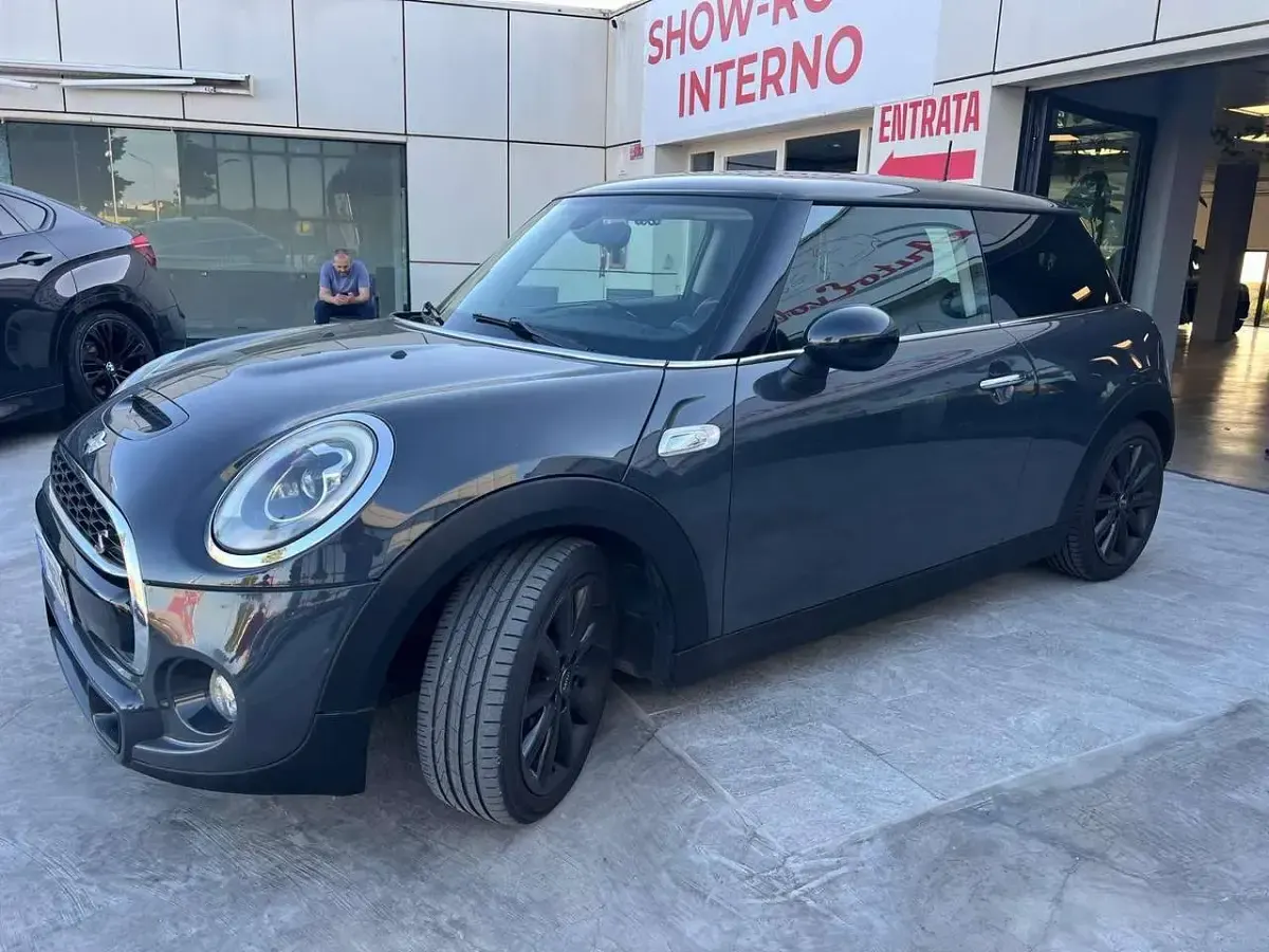 Usata Mini Cooper SD Seven 170 CV (125 kW) 2016 Grigio Utilitaria