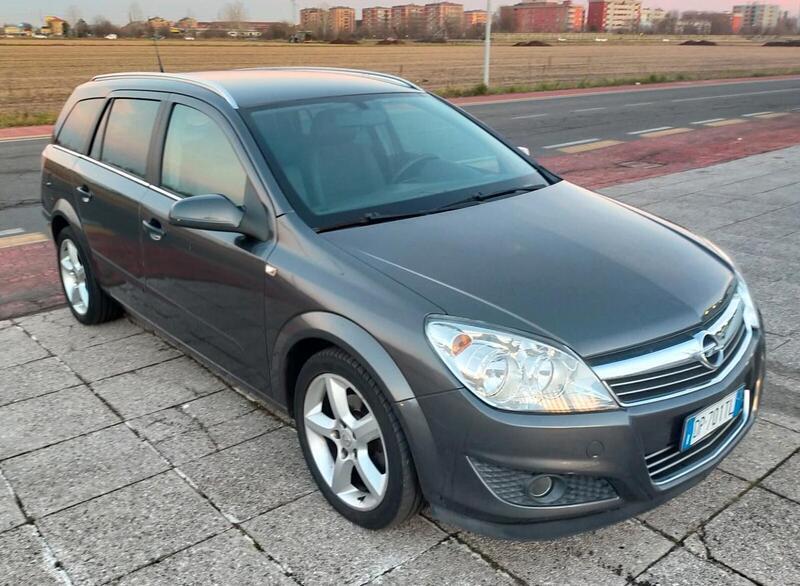 Usato 2008 Opel Astra 1.6 Benzin 115 CV (3.700 €)