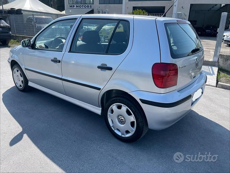 Usata VW Polo Comfortline 64 CV (47 kW) 2000 Grigio Berlina