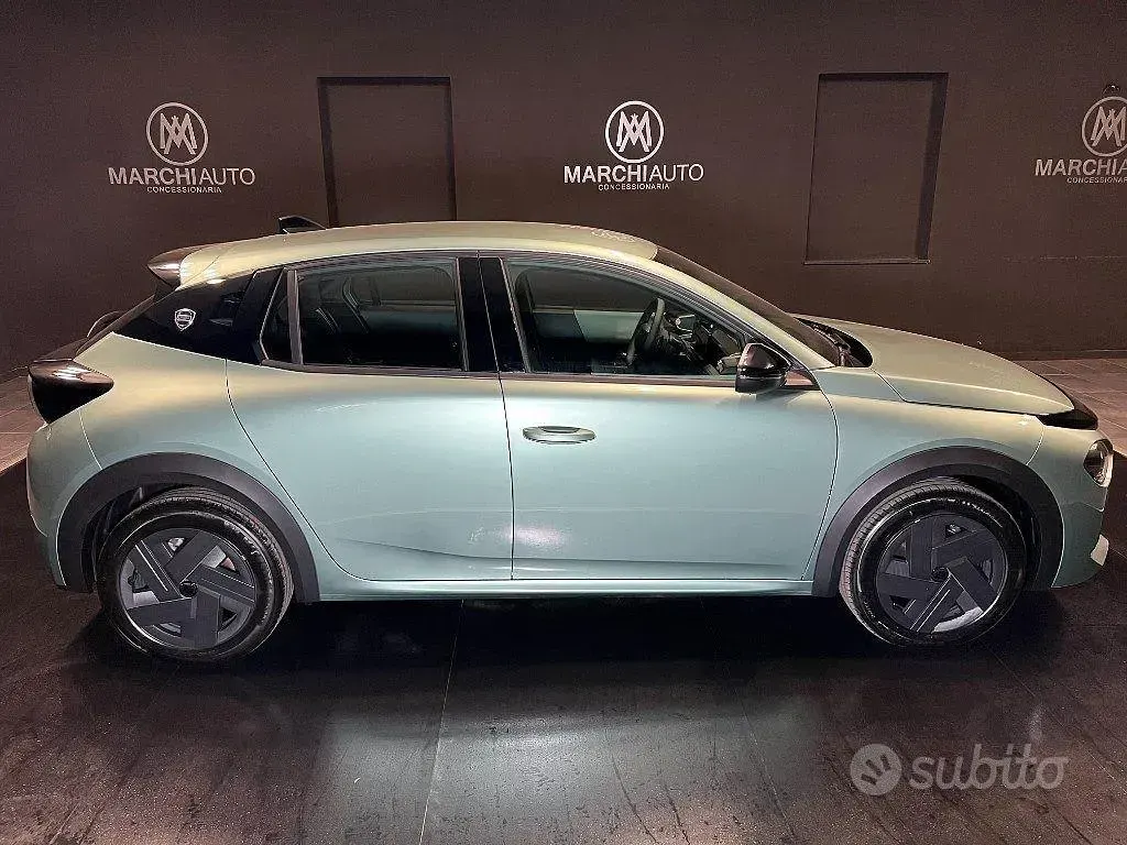 Usata Lancia Ypsilon 101 CV (74 kW) 2024 Verde Utilitaria