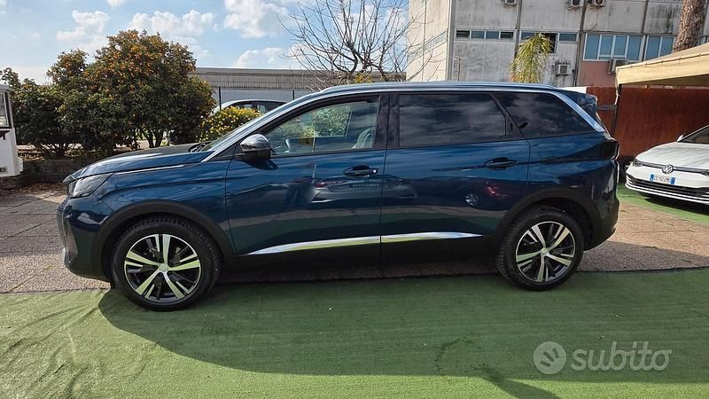 Usata Peugeot 5008 Allure 131 CV (96 kW) 2022 Blu SUV