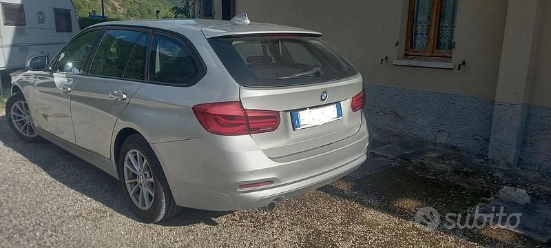 Usata BMW 318 150 CV (110 kW) 2017 Grigio Station wagon