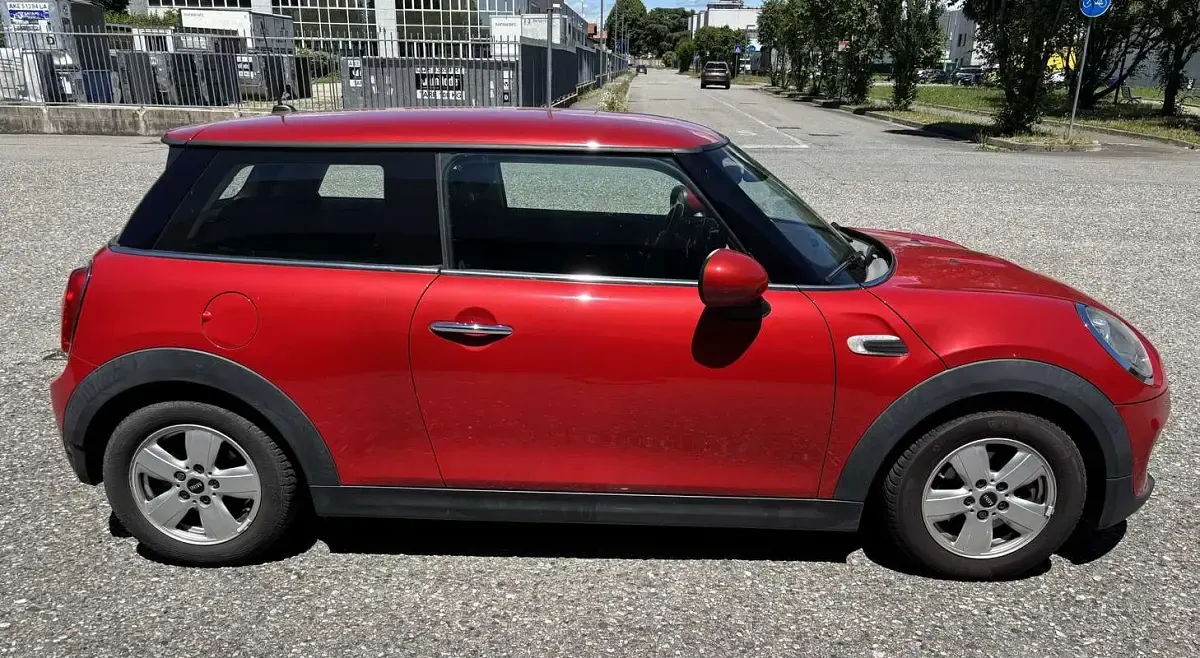 Usata Mini ONE 102 CV (75 kW) 2016 Rosso Utilitaria