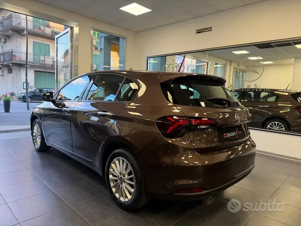 Usata Fiat Tipo City Life 131 CV (96 kW) 2021 Marrone Berlina