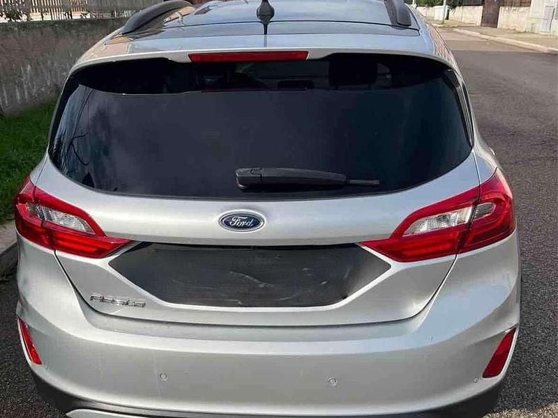 Usata Ford Fiesta Active 86 CV (63 kW) 2020 Grigio Berlina