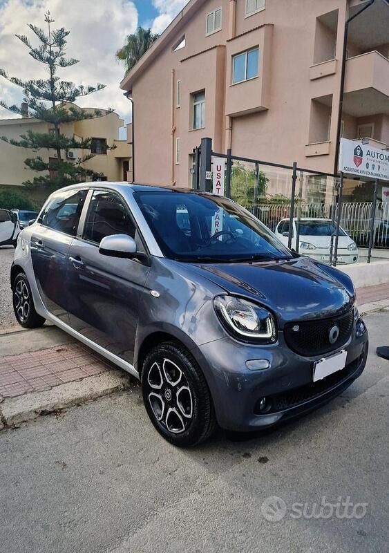Grigio Usata 2016 Smart ForFour Prime Due volumi | 12.999 € (Molto cara) - Immagine 1/4