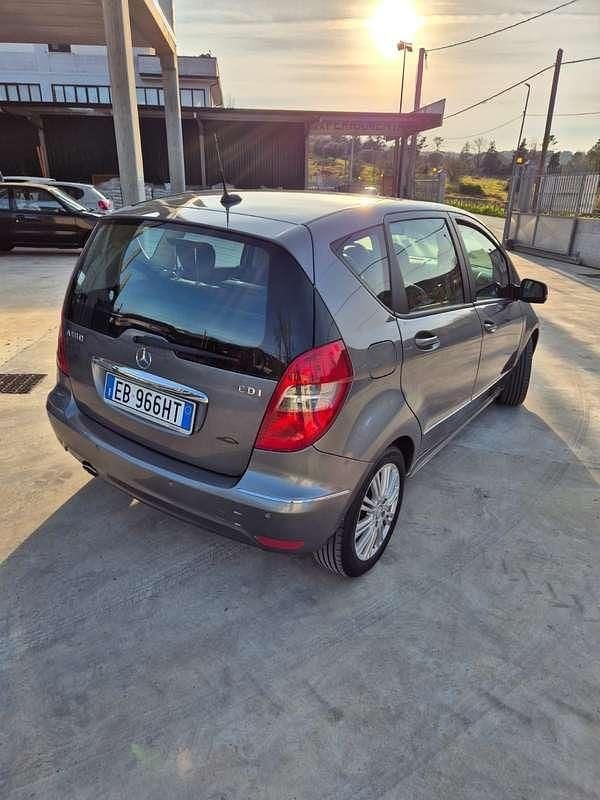 Usata Mercedes A180 Elegance 109 CV (80 kW) 2010 Monovolume