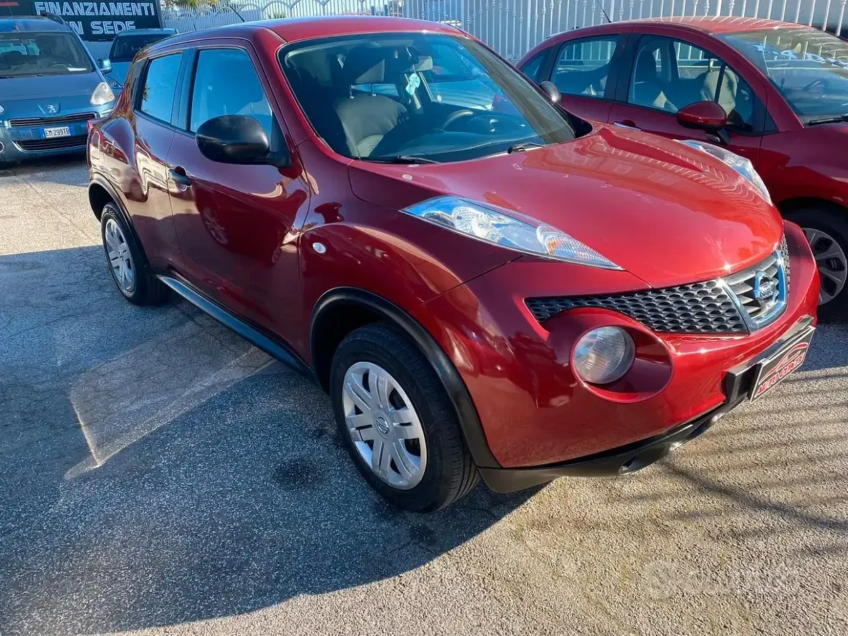 Usata Nissan Juke Visia 110 CV (80 kW) 2011 Rosso SUV