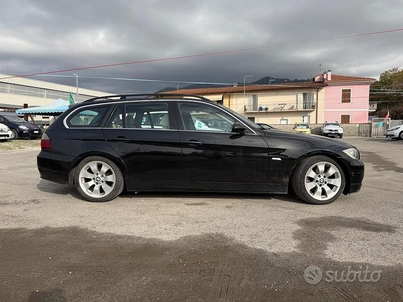 Usata BMW 325 M Sport 217 CV (159 kW) 2005 Nero Station wagon