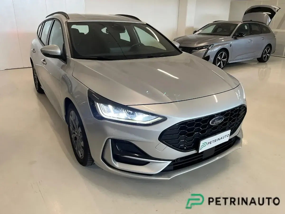 Usata Ford Focus 116 CV (85 kW) 2023 Argento Station wagon