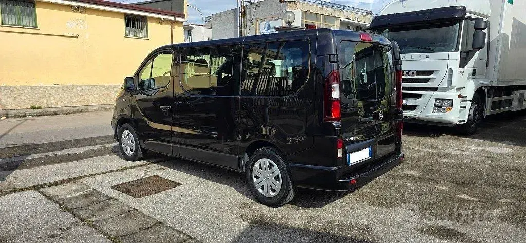 Usata Opel Vivaro S 120 CV (88 kW) 2018 Nero Monovolume