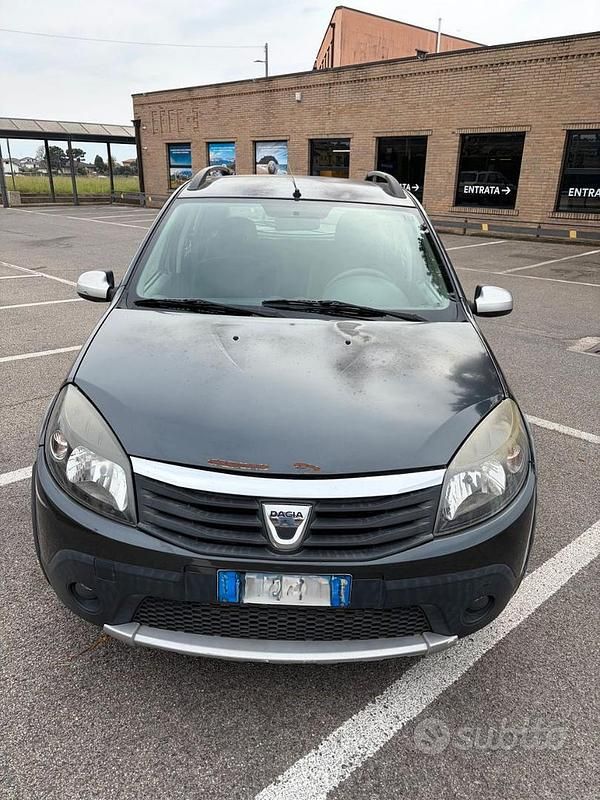 Usata Dacia Sandero Stepway 90 CV (66 kW) 2011 Grigio Berlina
