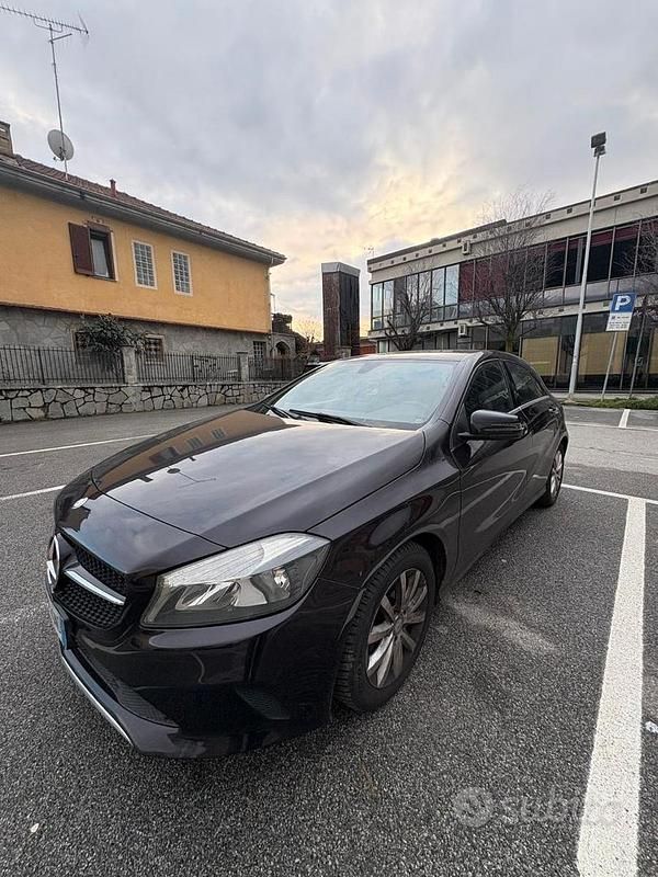 Usata Mercedes A160 Business 90 CV (66 kW) 2015 Berlina
