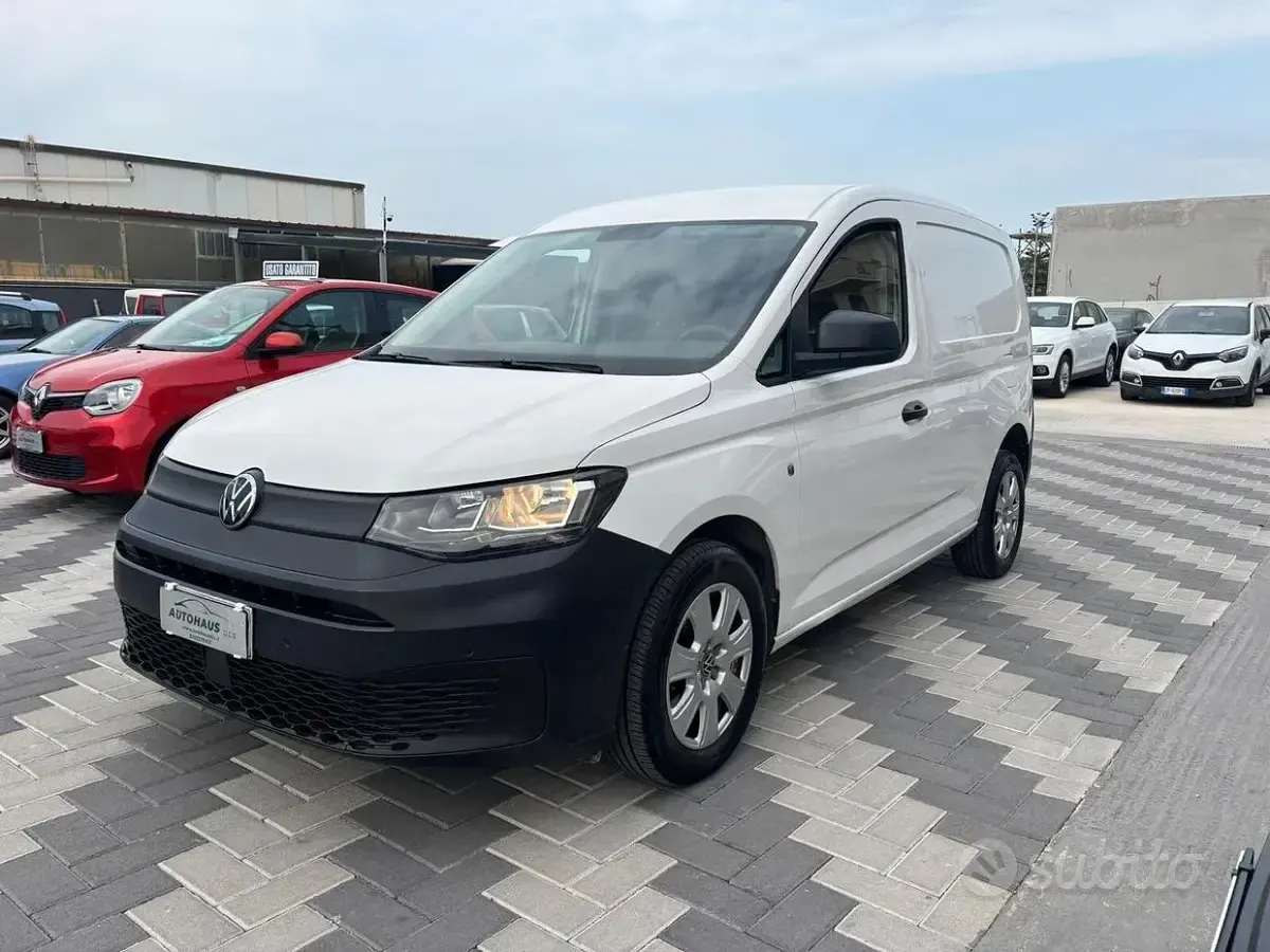 Usata VW Caddy 102 CV (75 kW) 2021 Bianco Monovolume