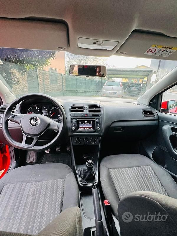 Usata VW Polo Trendline 60 CV (44 kW) 2016 Rosso Berlina