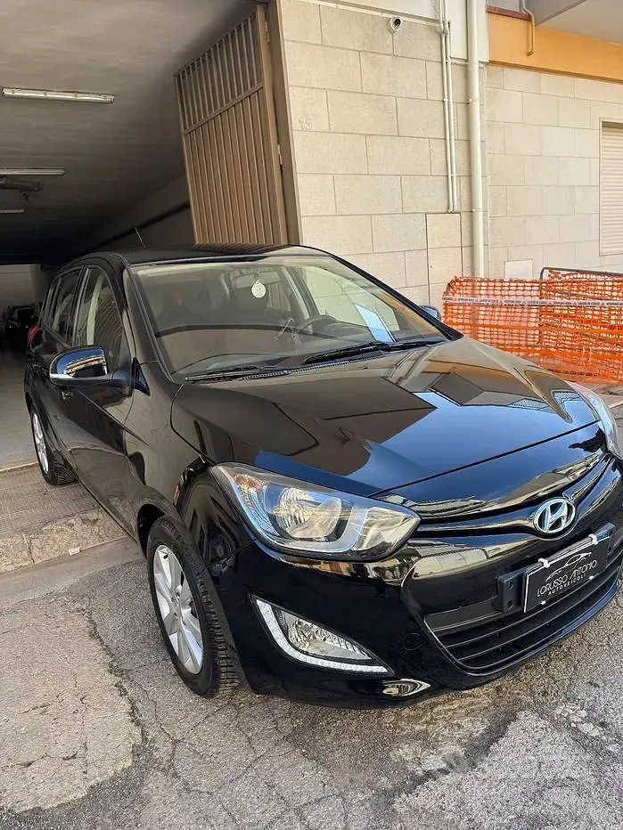 Usata Hyundai i20 Edition 86 CV (63 kW) 2013 Nero Utilitaria