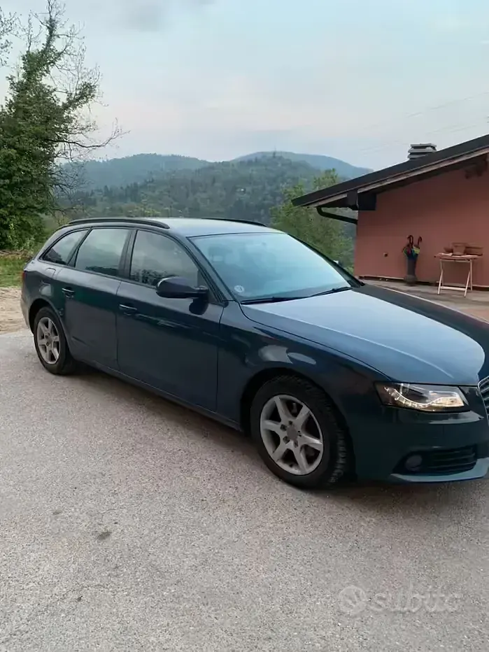 Gebraucht Audi A4 143 PS (105 kW) 2010 Blau Kombi