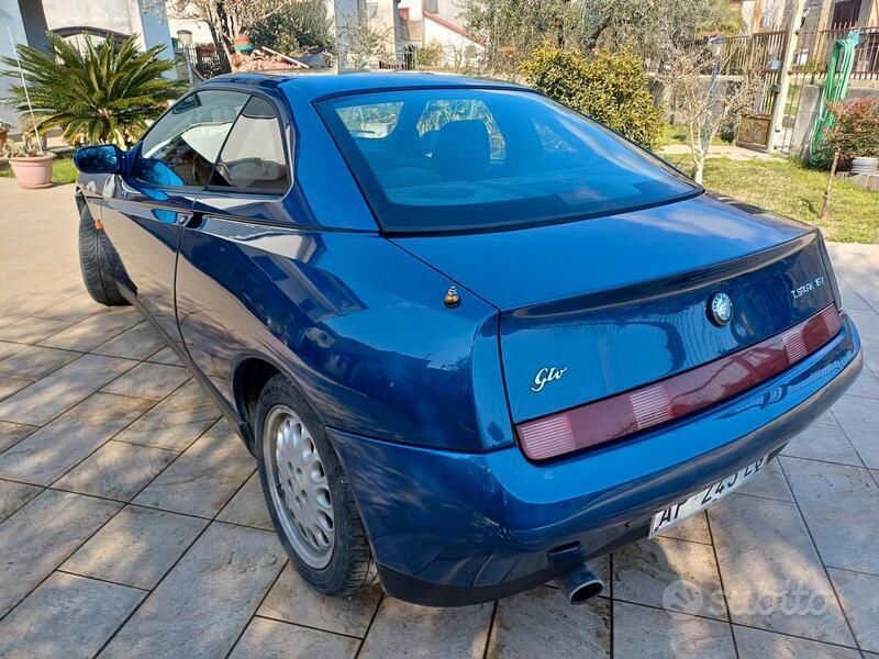 Usata Alfa Romeo GTV Lusso 150 CV (110 kW) 1997 Blu Coupé