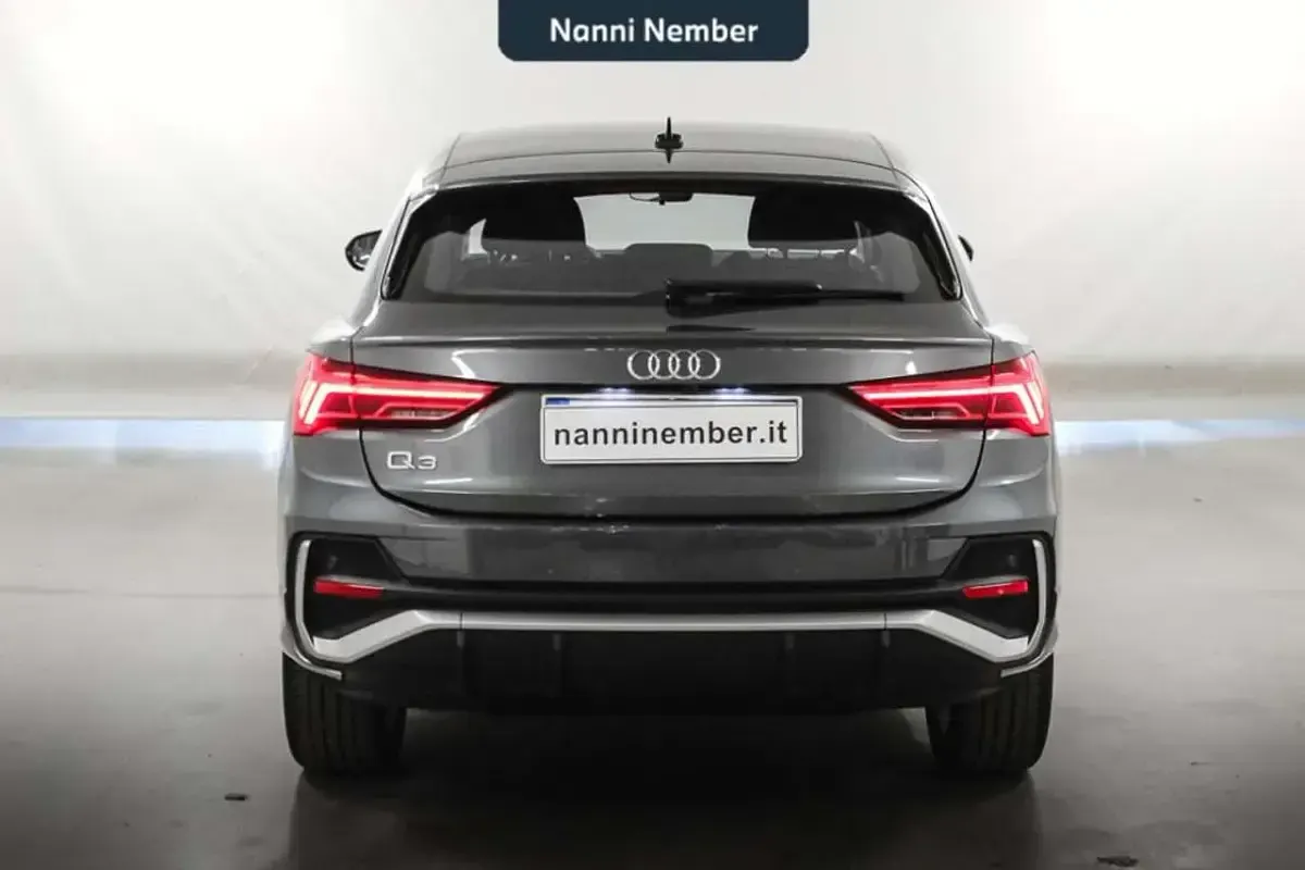 Usata Audi Q3 Sportback S-Line 245 CV (180 kW) 2024 Grigio SUV