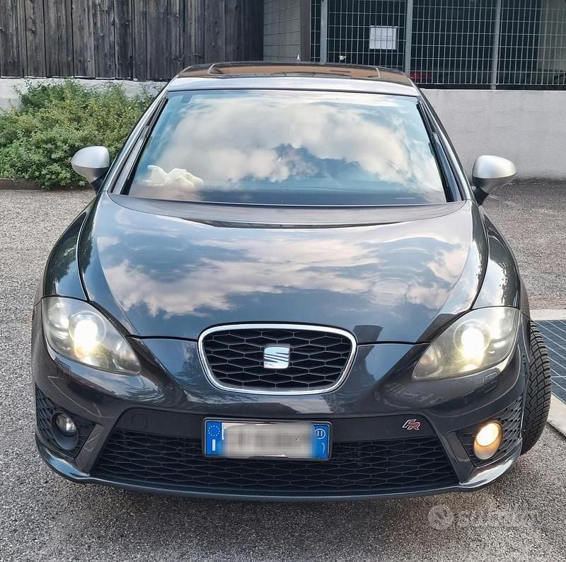 Usata Seat Leon FR 170 CV (125 kW) 2011 Grigio Berlina
