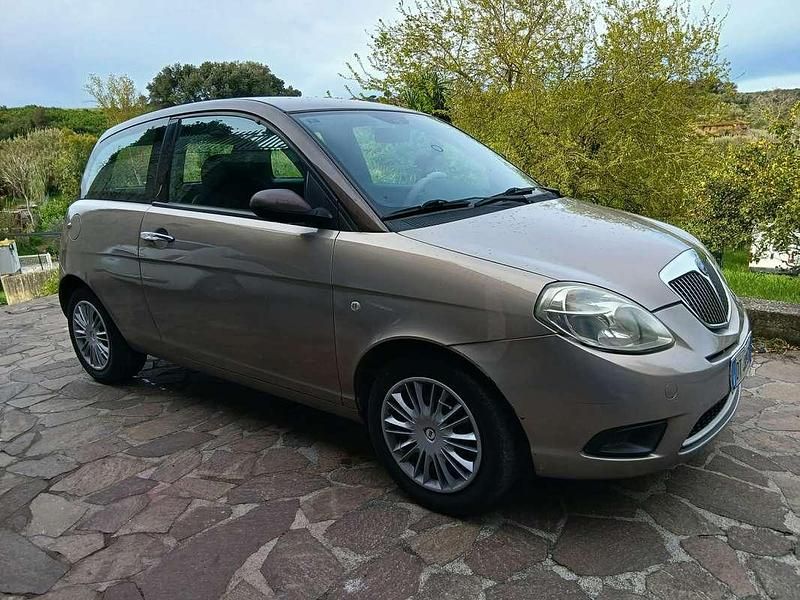 Usata Lancia Ypsilon 60 CV (44 kW) 2009 Utilitaria